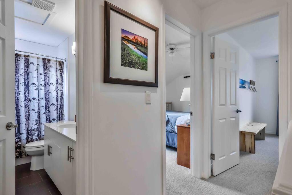 Appartamento Big Mountain Views - Bright 2-Story Corner Unit Canmore Esterno foto